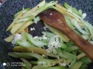 Cumin and Celery Potato Chips recipe