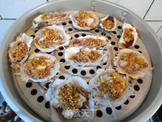 Steamed Scallops with Garlic Fans recipe