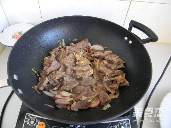 Stir-fried Beef with Sauce recipe