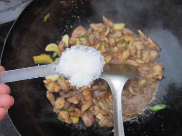 Stir-fried Chicken Hearts with Hot Peppers recipe