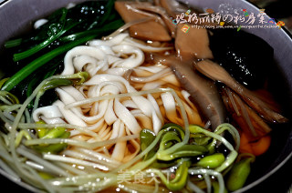 Delicious Mushroom Noodle Soup recipe