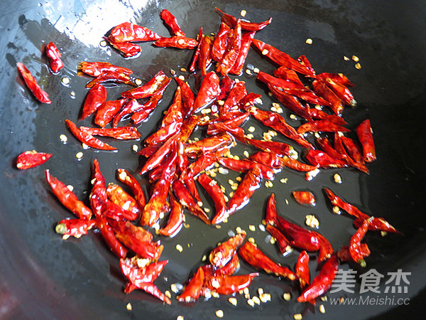 Devil Spicy Sauteed Large Intestine recipe