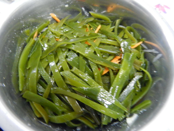 Potato Shreds with Kelp Salad recipe