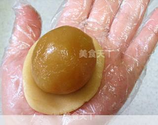 Mooncake with Lotus Seed Paste and Egg Yolk recipe