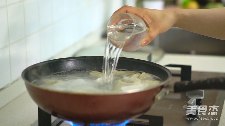 Leek and Shrimp Dumplings recipe