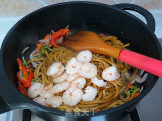 A Good Way to Make A Good Taste [udon Noodles with Stir-fried Vegetables and Soy Sauce] recipe