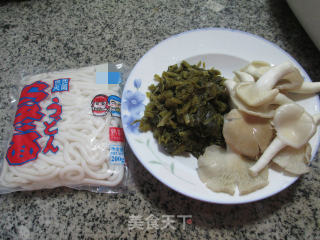 Saujin Mushroom and Pickled Vegetables Boiled Udon Noodles recipe