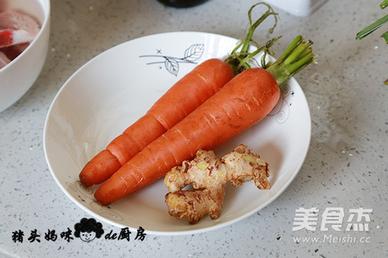 Carrots Stewed Big Stick Bones recipe