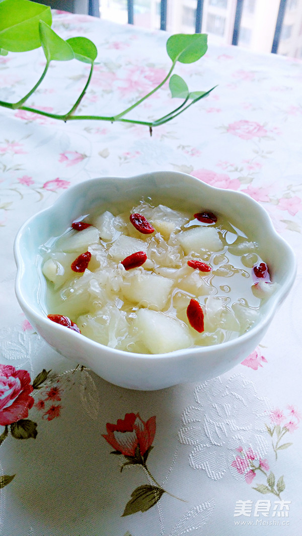 Tremella Lily and Snow Pear Soup recipe
