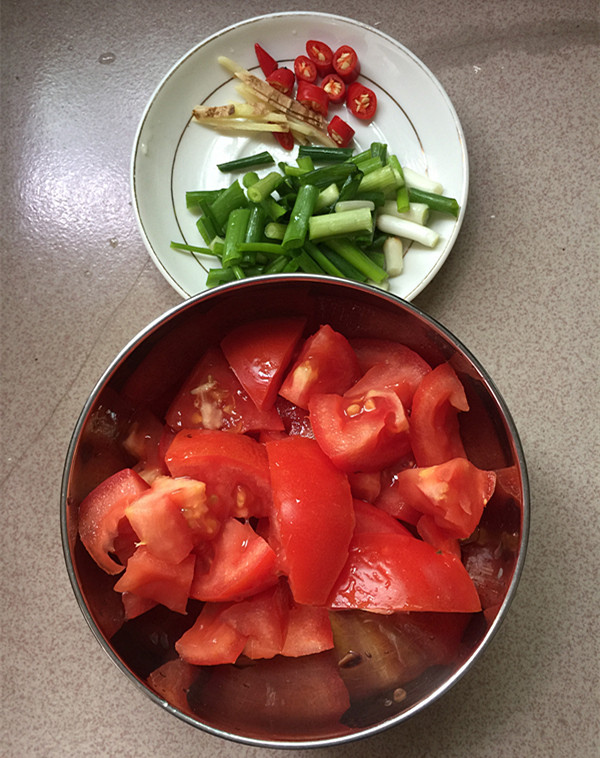 Beef Roll with Enoki Mushroom and Sour Soup recipe