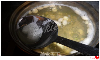 Rock Sugar Tremella and Lotus Seed Soup recipe