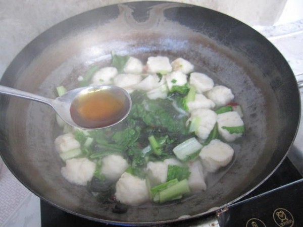 Cabbage Wakame Fish Ball Soup recipe