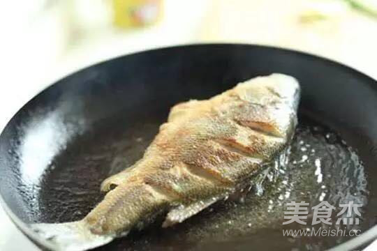 Braised Fish with Garlic Knife recipe