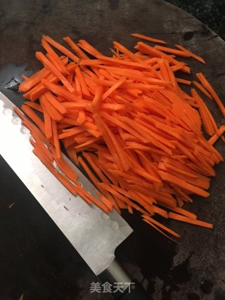 Stir-fried Beef with Carrots and Cucumber recipe