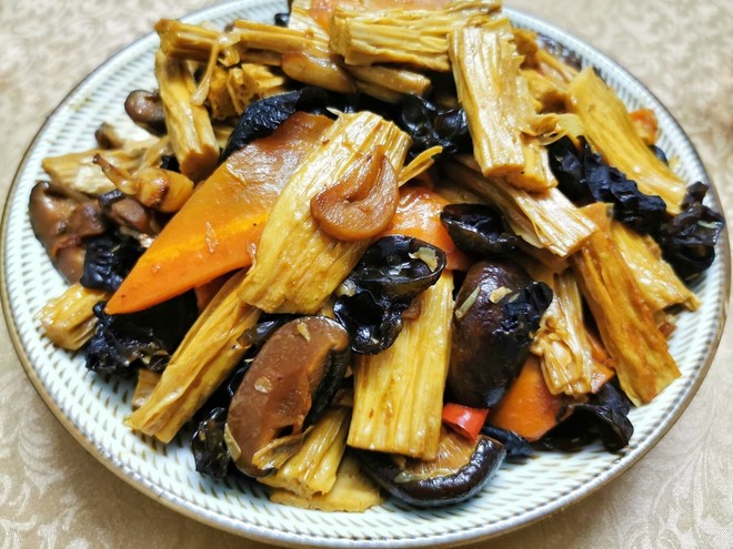 Fried Yuba with Mushrooms and Fungus recipe