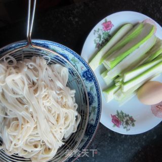 Loofah and Egg Noodles-light and Nutritious recipe