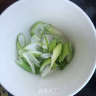 Sausage Fried with Garlic Moss recipe