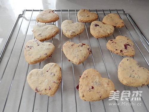 Heart Shaped Cookies with Roses recipe