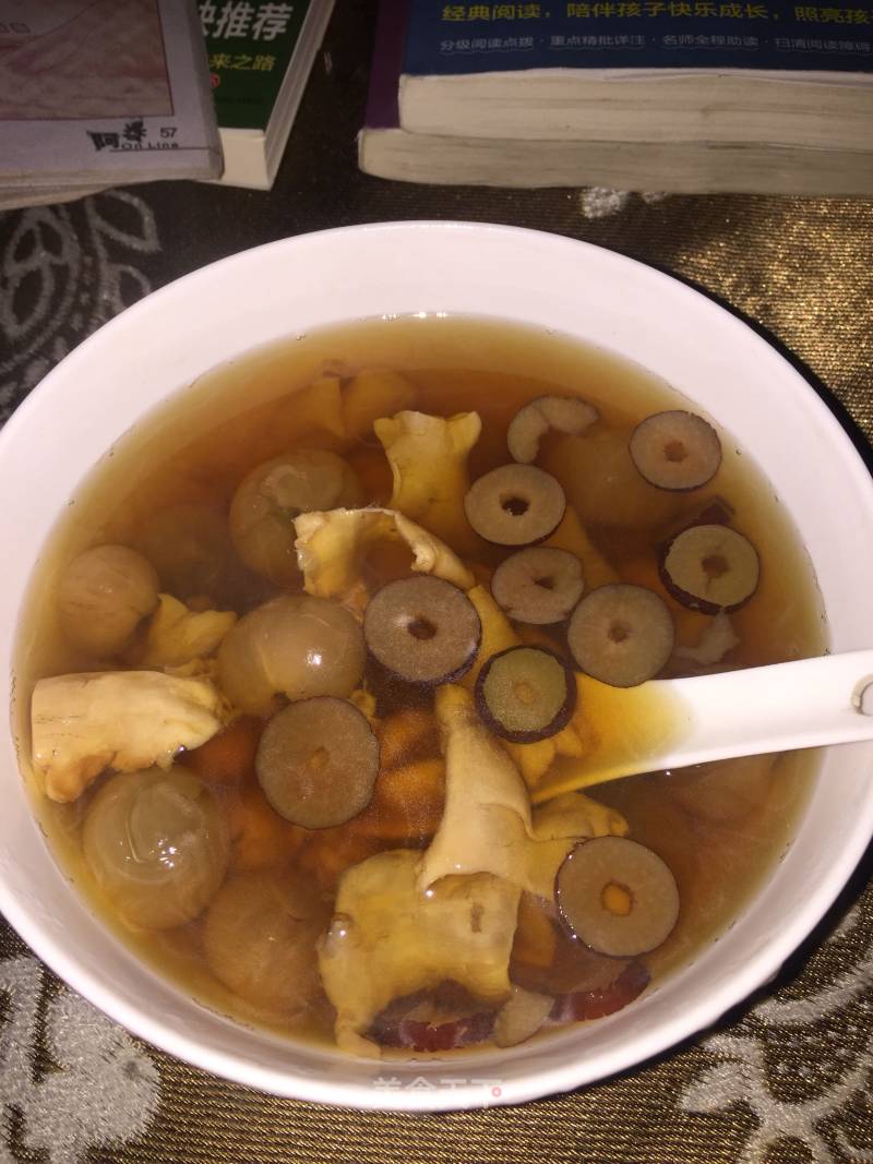 Isinglass Longan and Red Date Soup