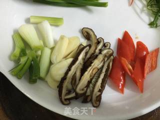 Stir-fried Shrimp Balls with Celery recipe