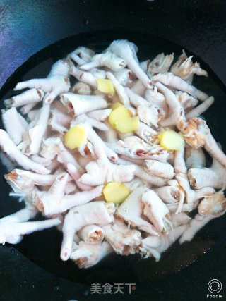 Internet Celebrity Food-"lemon Fragrant Chicken Feet" recipe