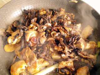 Chicken Stewed Hazel Mushroom recipe