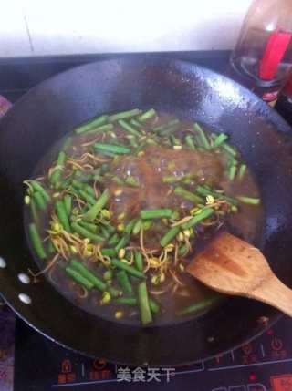 Braised Noodles with Shredded Pork recipe