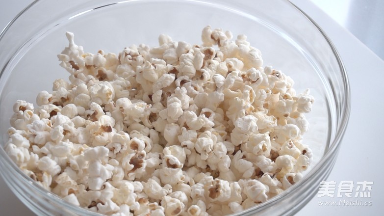 Homemade Caramel Popcorn recipe