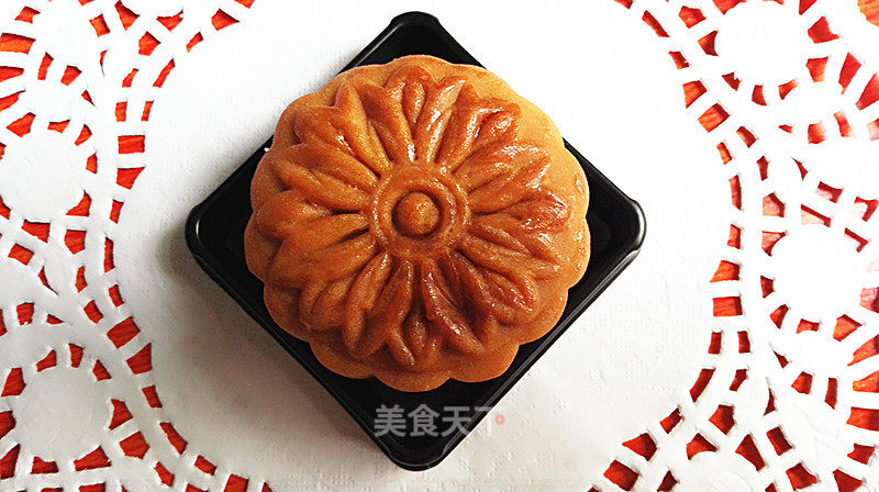 Mooncakes with Egg Yolk and Lotus Seed Paste recipe