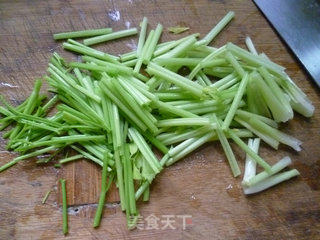 Stir-fried Cauliflower with Celery and Dried Pork recipe