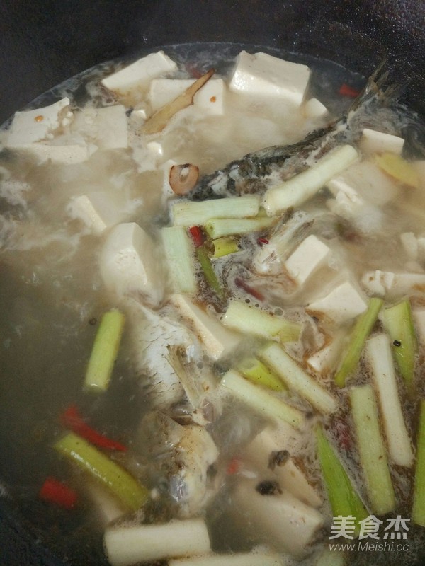 Tofu Crucian Carp Soup recipe