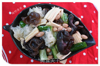 Pepper-flavored Nuts and Cucumber recipe