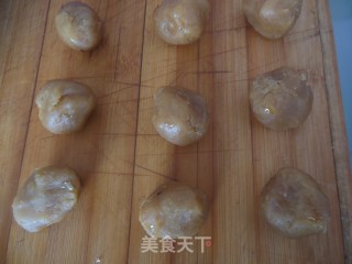 Snowy Mooncake with Lotus Seed Paste and Egg Yolk recipe