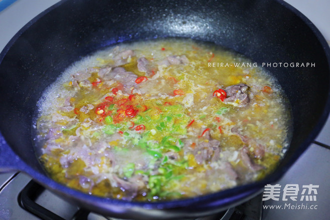 Golden Needle Sour Soup Beef recipe
