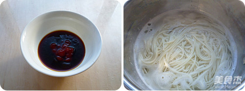 Noodles with Oyster Sauce and Tomato Sauce recipe