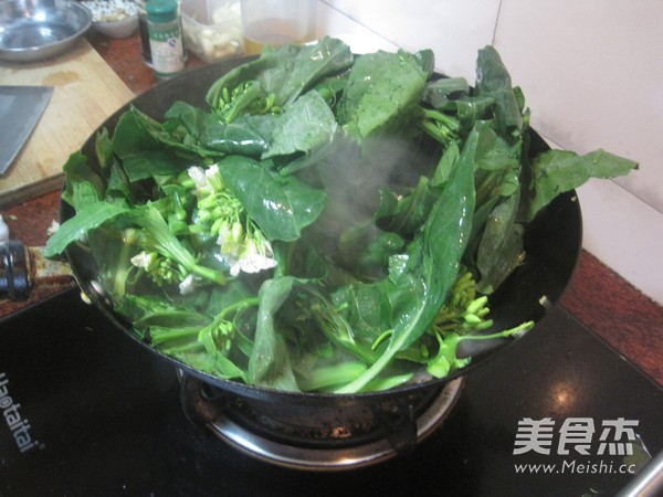 Cantonese Sausage Stir-fried Kale recipe