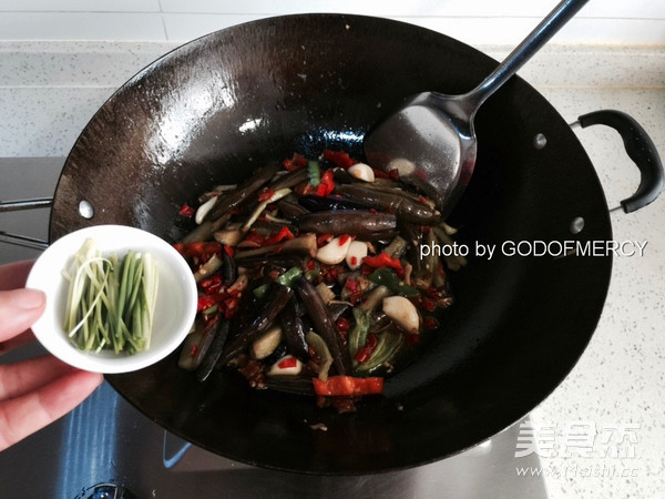 Chopped Pepper and Eggplant Claypot recipe