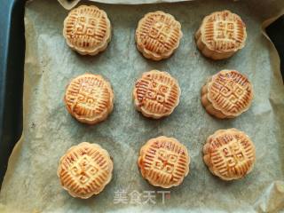 #炉美食# Bean Paste Moon Cake recipe