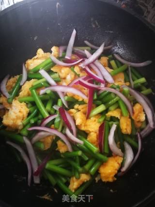 Scrambled Eggs with Garlic and Green Onions recipe