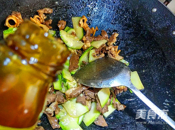 Stir-fried Pork Heart with Zucchini recipe