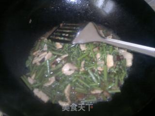 Stir-fried Pork with Wild Vegetables recipe