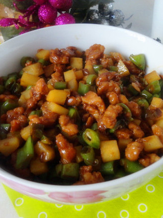 Stir-fried Double Diced with Sauce