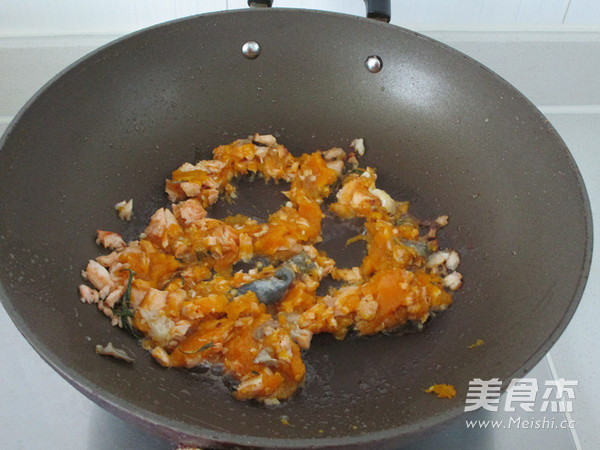 Pumpkin Puree Salmon Fried Rice recipe