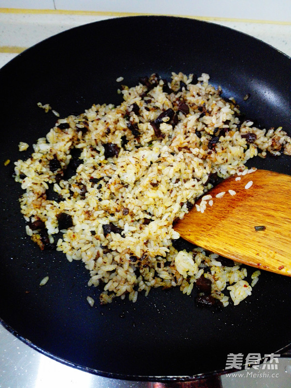 Fried Rice with Spicy Mushroom Sauce recipe