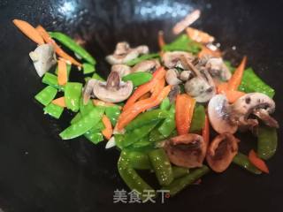 Fried Snow Peas with Mushrooms recipe