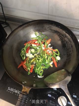 Stir-fried Sausage with Green Peppers recipe