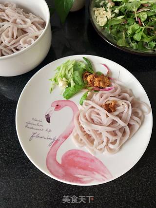 Hand-rolled Noodles with Purple Cabbage Sauce and Egg Sauce recipe