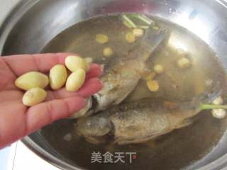 Lotus Seed Crucian Carp Soup recipe