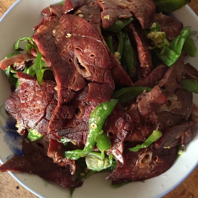 Stir-fried Pork Lung with Hot Peppers recipe