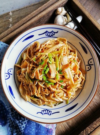 Scallion and Dried Bamboo Shoots recipe